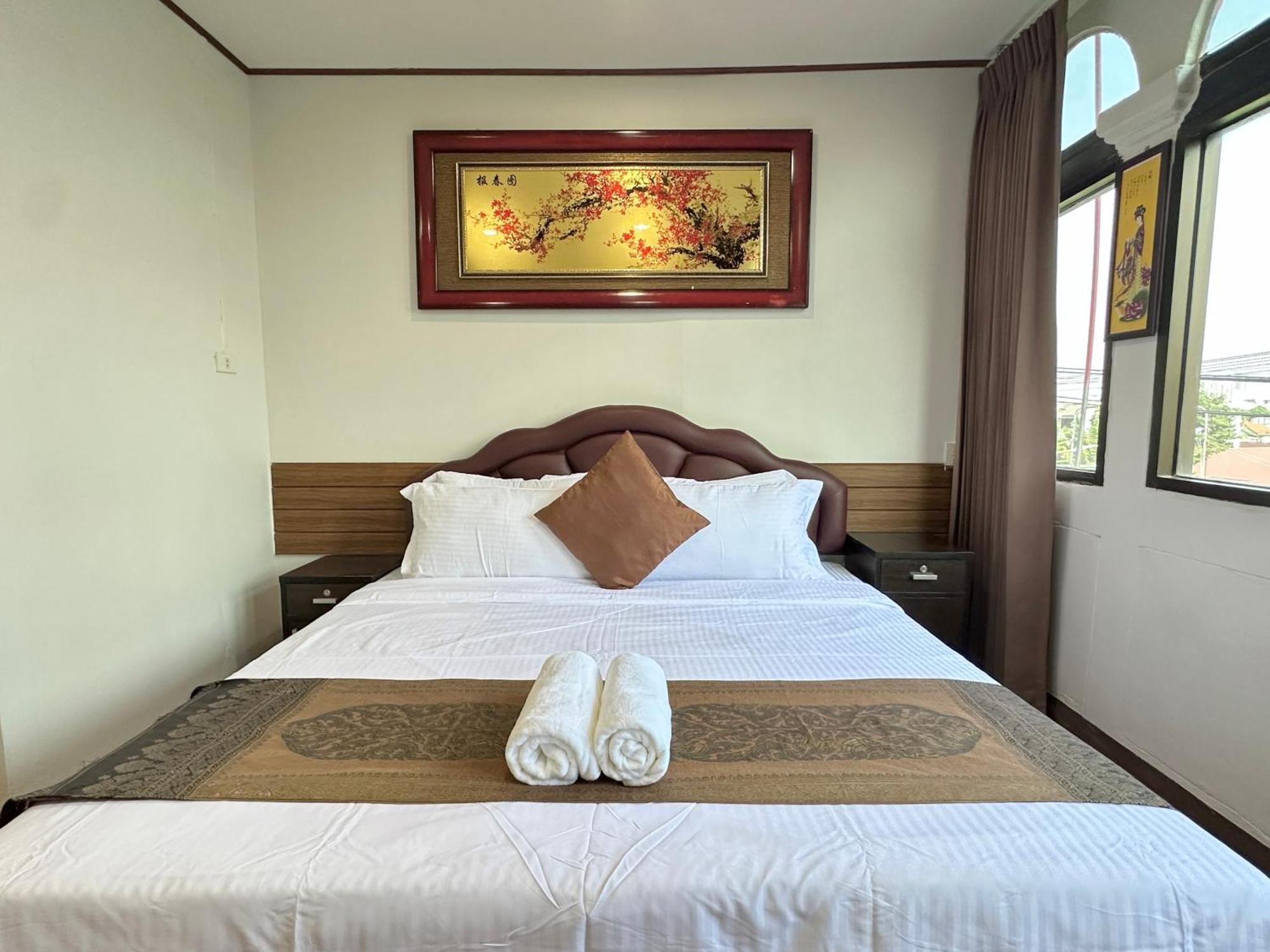 Longzhu Guesthouse Bangkok Exterior foto